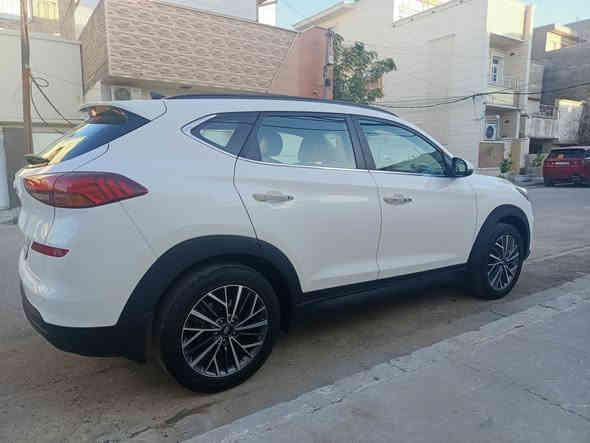 السلام عليكم .. مكلف بالنشر.. مكلف بالنشر..
توسان 2019 مكفولة بدون ضرر وصبغ فقط مكانين بيهم شخوط بسيطة موضحة بالصور شركة الكاصد  فول مواصفات (لمتد) استخدام جدا بسيط ماشية 47 كيلو  رقم بغداد السنوية باسمي تحويل مباشر للمشتري مكانها بغداد سبع ابكار السعر 215 للاستفسار الاتصال على الرقم ‏‪***********‬‏  الاخ سيف القريشي .
