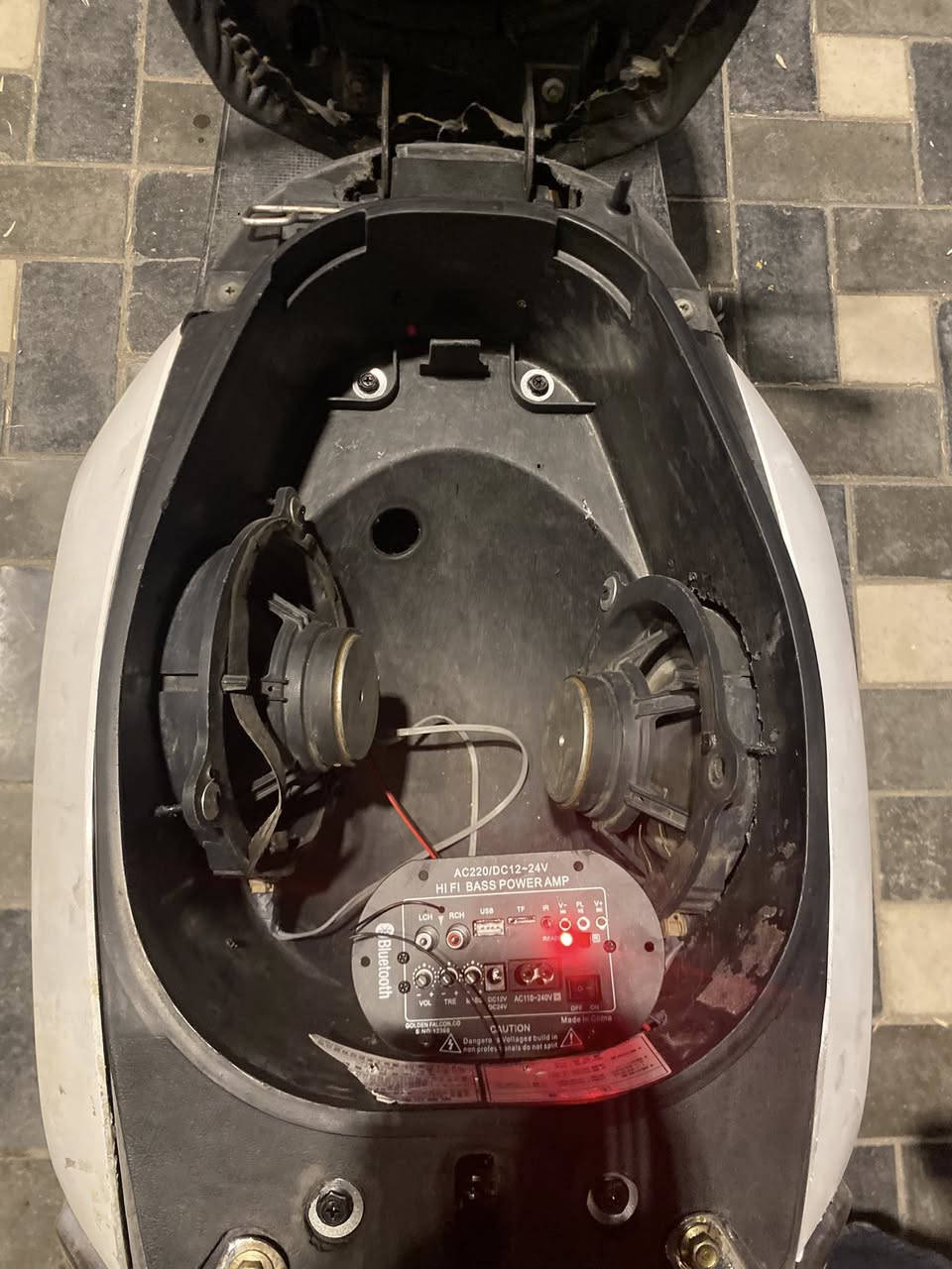 بوليس بلاديه نكره سلف مكينه ناعمه وياهه دمام صوته فول رايده ب٦٠٠بي مجال لشراي مكاني بغداد ***********
