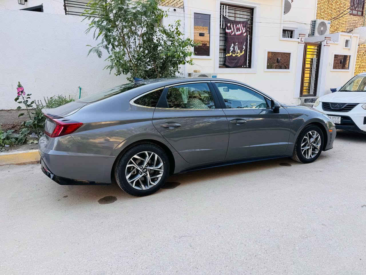 سلام عليكم 
سوناتا 2022 ماشيه 82 الف كيلو تقريبا  وليس ميل 
رقم معوقين باقيله سنتين 
سياره حادثها بدون ايرباك حلو قبق جنطه مبدل بأمريكا صور الحادث موجوده 
حجر البيئه موجود ورادار موجود 
مواصفات بصمه وبصمة ابواب تشغيل  عن بعد
 شاشه تحكمات ستيرن تحديد مسار ولباقي معروف 
سعرها 175 وبيها مجال للطيبين 
مكانها سماوه 
الاتصال *********** 
        ***********
