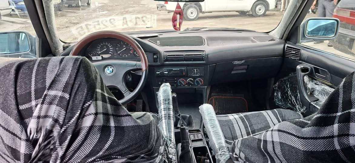 سه ره تا به ناوخواگه وره
BWM
بؤفرؤشتن 
موديل٩٠
مه كينه ٥٢٠گيرعادي 
سلايد
دووجام كارابا
پيش پان
ناو ره ساسي
تازه عه يناو كلاجي گؤراوه سه رشه ريكه
جوار تايه و ويل لوك سفر تازه به سراوه
سه ياره كه بي ده عموليداروه 
ره قه م سليماني تا٢٠٢٩تازايه
مه سروفي زوري ليكراوه دينار مه سروفي نيه سحري خوار هه مووبازار ٥٤گه لاو مه جالي برايه نا بوزانياري زياتر ته له فونكان
***********
***********
