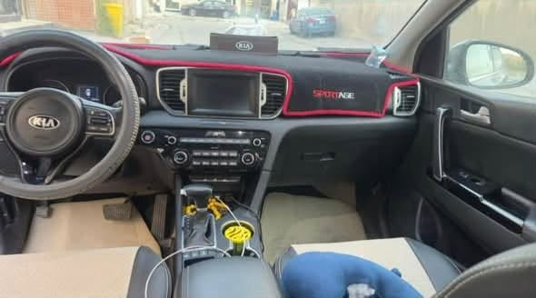السلام عليكم 
كيا سبورتج 2019  رقم بغداد وارد أمريكي حادث السيارة فقط جاملغ وبنيد بدون شاصي بدون لغد  بدون تكم السيارة كلش نظيفة  وعلى إيدي 
السعر ب 144 وبيهه مجال 
العنوان بغداد الشعب 
للاتصال ***********
