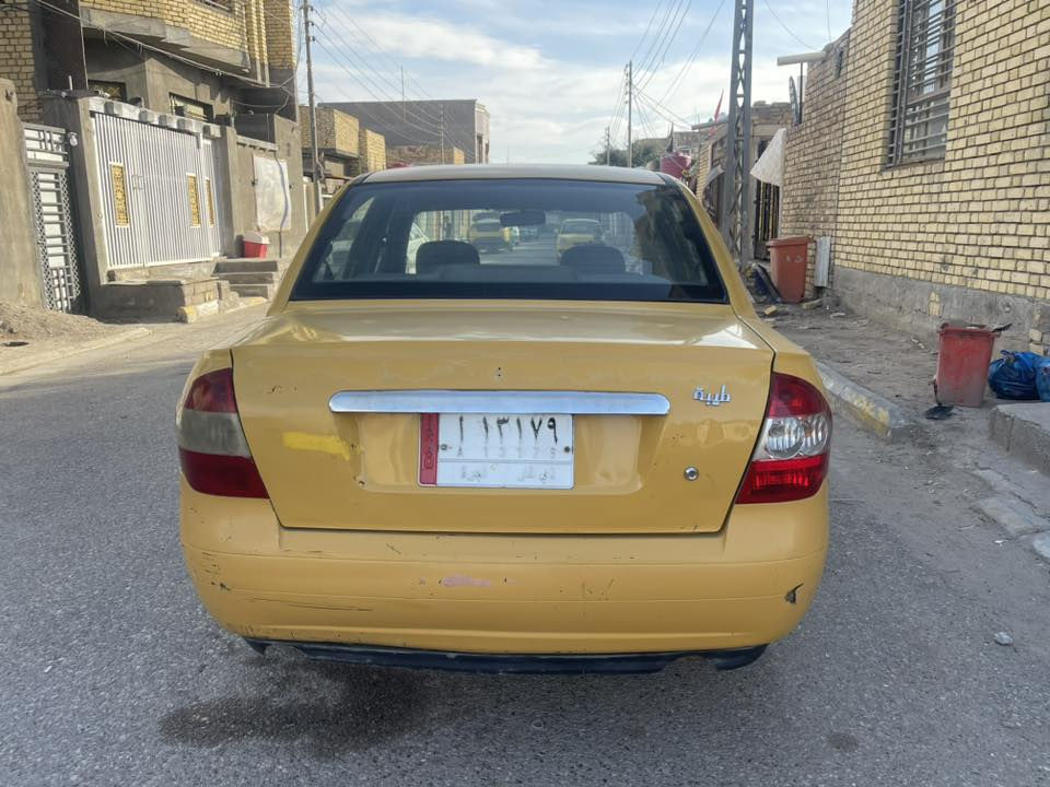 السلام عليكم طيبة للبيع موديل ٢٠١٥ رقم ذي قار مكفولة من الضربة والصبغ والتبديل  ماعدا طخات بسيطة مال شارع  جاهزة مكينة (كيه ريو) وكير وحداديه وتخم تاير كله جديد جاهزة للاخير السيارة 

السعر ٣٠  وبيها مجال 
للتواصل
***********
