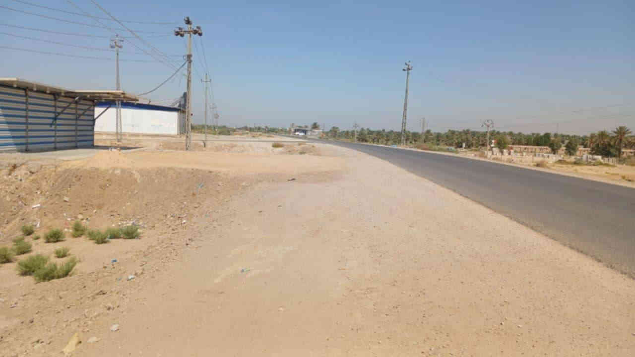 السلام عليكم عندي قطعه ارض للبيع مساحه الكليه 500 متر طابو زراعي سند 25 تحويل مباشر باسم المشتري متوفره كل الخدمات واتشيه مال شارع شارع النيل الخدمي قرب سكه القطار السعر 120 وبيها مجال الاستفسار مراجعه المكتب الحسام اتصل رقم الهاتف ***********+*********** اخوكم ابو مومل
