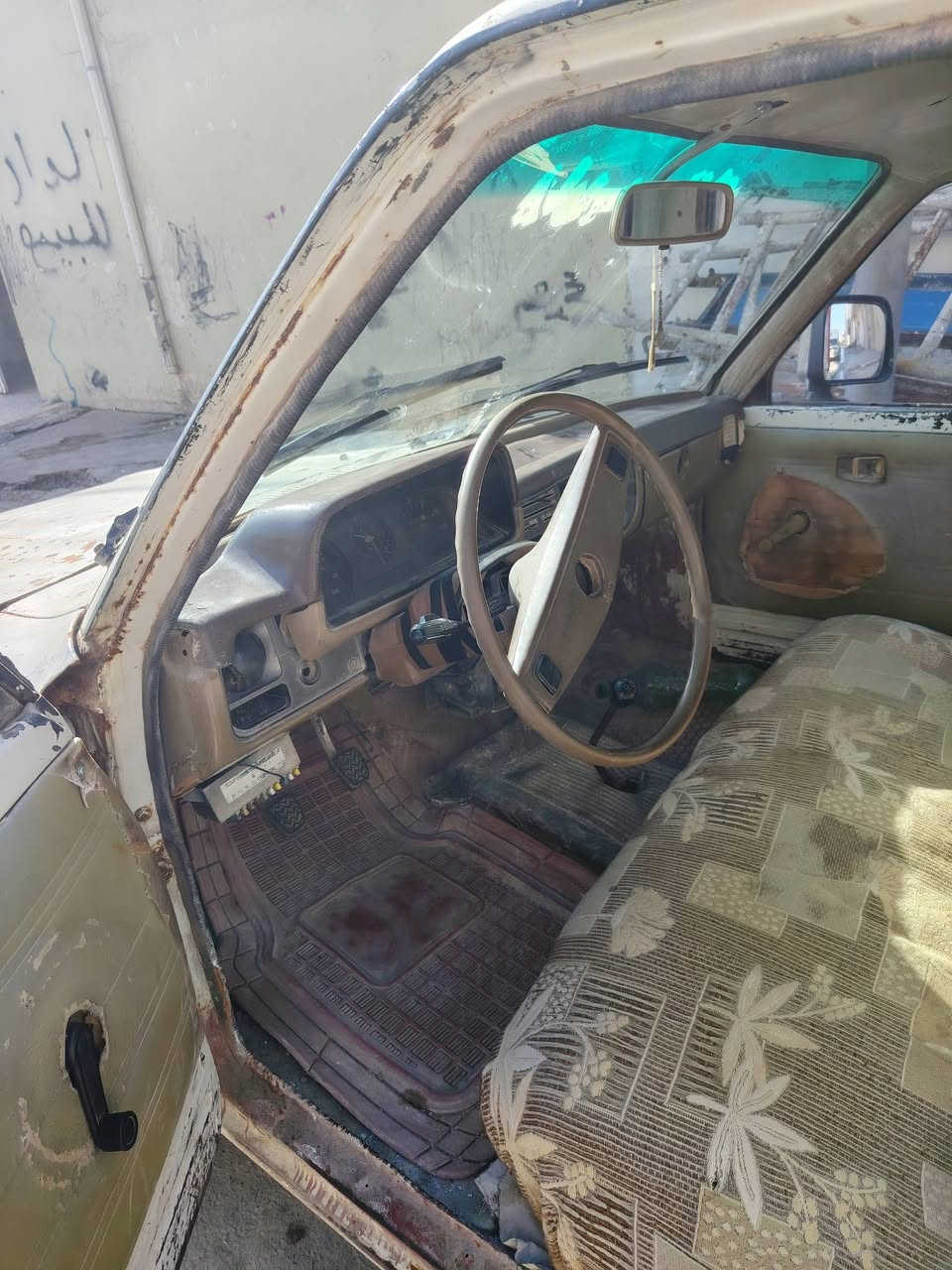 بيكم 80 للبيع صاحبه ميت شرط لا مطلوبه حكومه والعشائر مكاني حي القاهره محرك نظيف ضخم تاير وايرمينيه السياره جاهزه مال الشغل السعر 15 ورقه وبيها مجال مكاني حي القاهره***********
