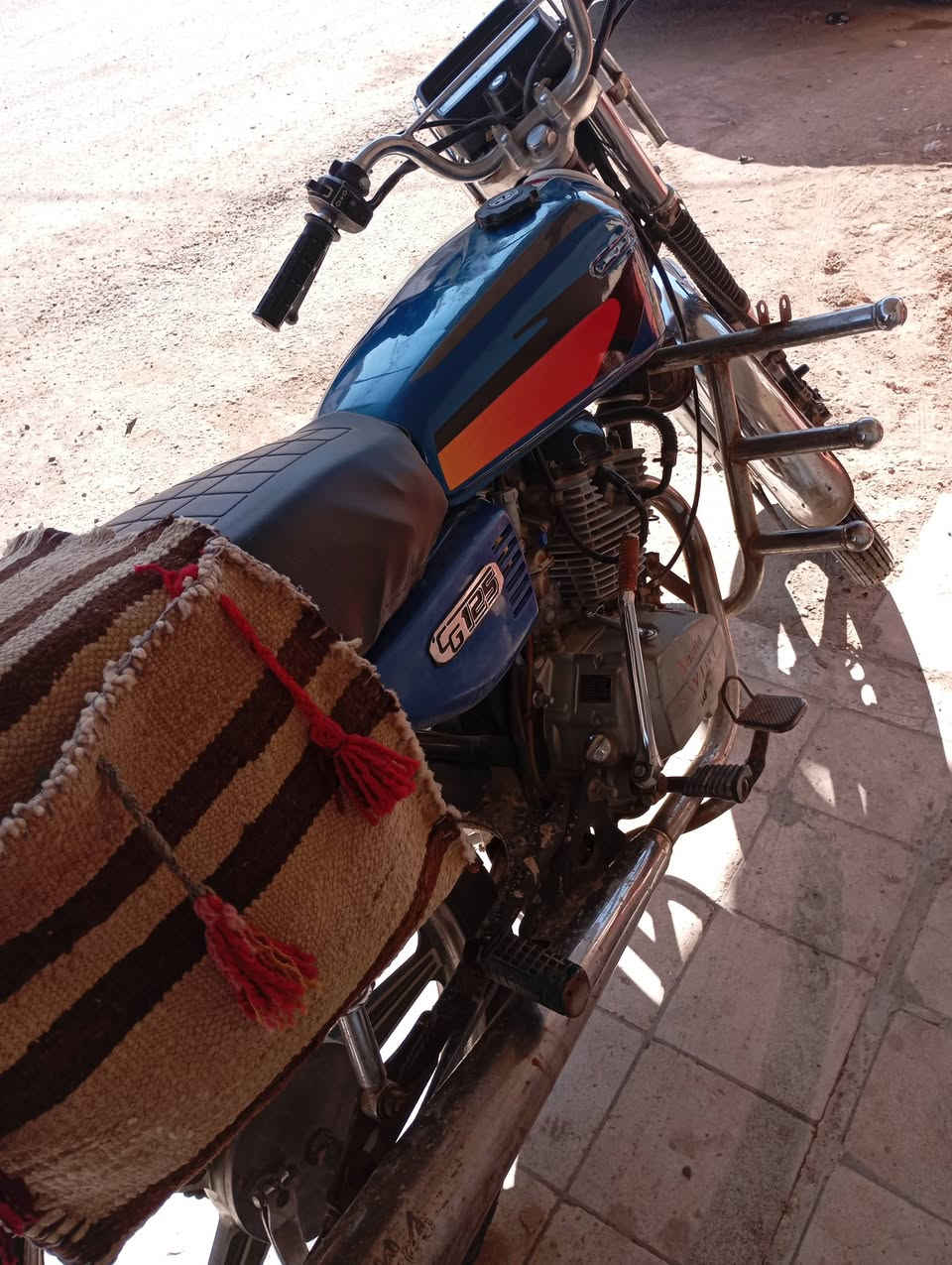 السلام عليكم موطور للبيع  تايرات جدد ظفيره جديده تانكي جديد  ماطور خير من الله 350 بيه مجال مكان قزانيه   
الرقم ‏‪0788 918 2982‬‏
