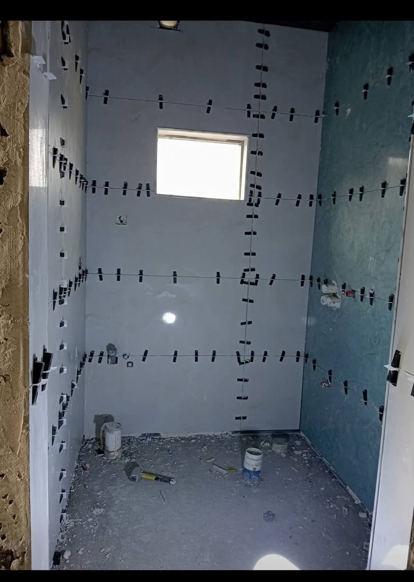 السلام عليكم اصطه سراميك ارضي وجدار استلام هندسه وهاذا شغلي داخل الموصل فقط ***********
