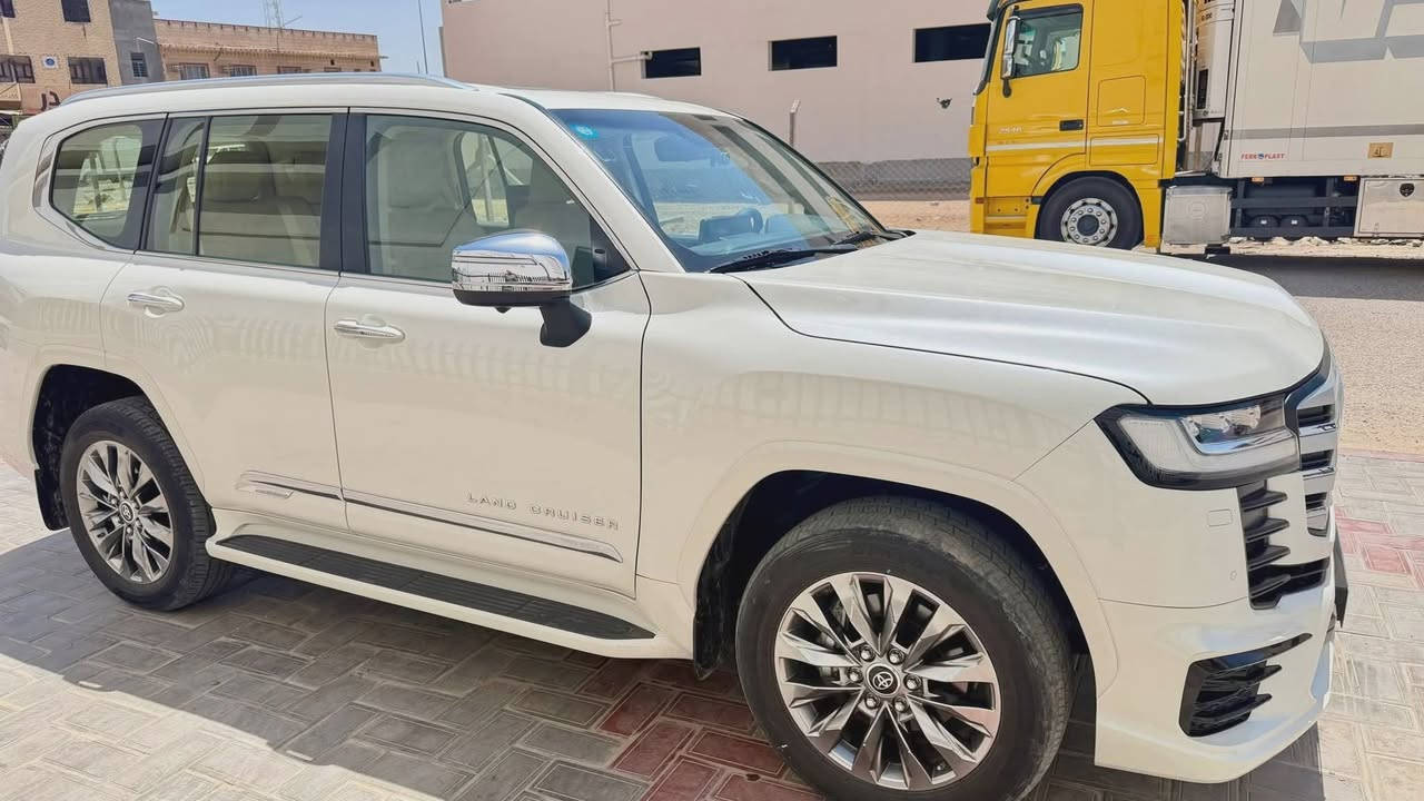 اخت الزيرووو ماشية 25 الف فقط ضمان شركة ساز كفالة عامة
لاندكروز VX توين تيربو موديل 2024
ابيض 
رقم بغداد
فول مواصفات 
السياره جديده جدا
للاستفسار ***********
