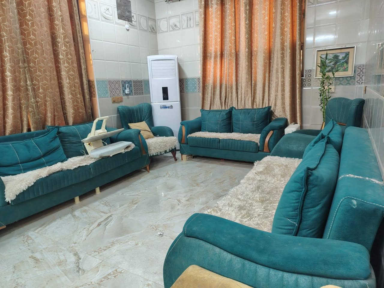 السلام عليكم
متاح غراض بيت نضيفه جدا جدا

تخم لون مميز ينفتح سرير

براد ماء(حار&بارد) +ثلاجه اسفل


**إذا كنت صاحب هذا الإعلان وتريد حذفه لأي سبب، رجاءا أرسل رسالة إلى الدعم الفني**