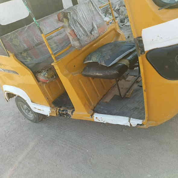 تكتك TVS 19 أوراق
تكتك تشتغل هندر سلف واقف كهربائيه شغاله
نظافه مثل ما موضحه بل صور
سعر ٢٦٥٠ 
مكاني بصره جزيره ***********
