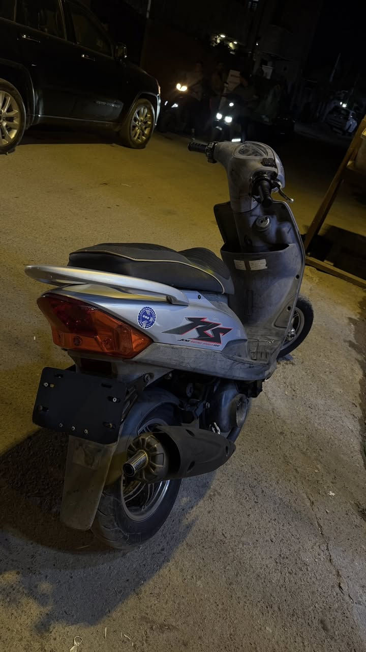 سلام عليكم عدله للبيع دراجه ما بيها برغي نقص دواجه مزوعه تزويد شرط من الفج للفراك بيها كلجات همين مكان بغداد جديده 
*********** 
***********
