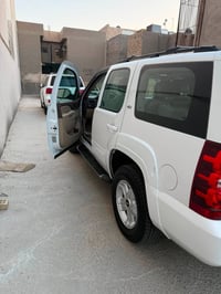 شوفرليت تاهو z71 موديل 2010 سياره خليجي مكفوله كفاله عامه داخل جلد بيج...