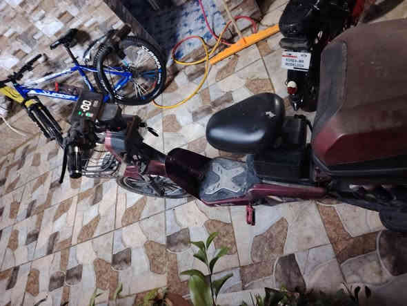 السلام عليكم شباب
 ماطورين شحن للبيع السعر  400 عنوان حي سومر للاستفسار عالرقم ***********
