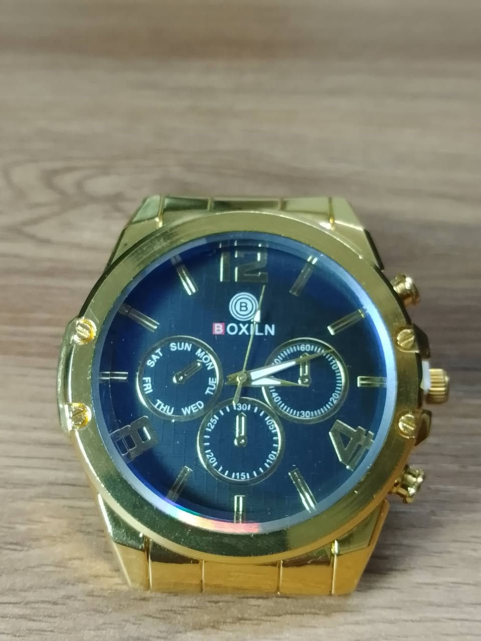 توفر الموديل الجديد من الساعات السير الحديد باحجام مختلفة و موديلات مختلفة للحجز و الاستفسار مراسلة الرقم  على الواتساب *********** او ***********
