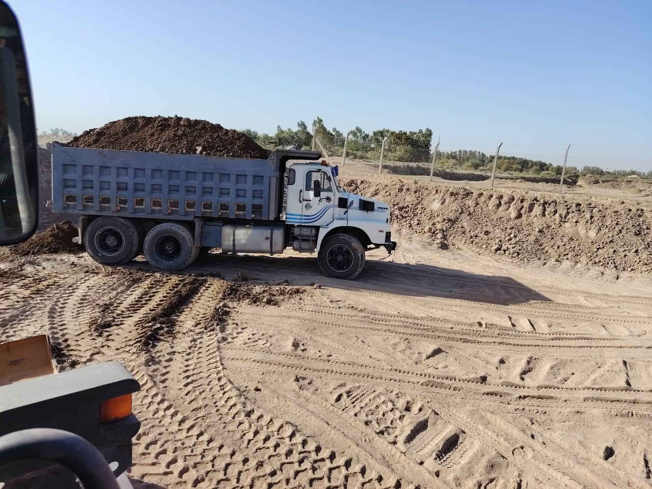 للبيع موديل 91 سياره معمره مجموعة تخم تاير محرك خيط بخار بدون تنقيص كير 3×3 تبريد دوشمه جديده بس بديه عوزه صبغ لاستفسار ***********
