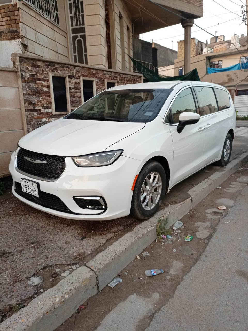 سلام عليكم موديل 23 بانزين  رقم بغداد باسمي. سنوية لل 31  حادث تبديل جاملغ جهة السايق  وبنيد بلاد فافون  والباقي كفلة. كير ومحرك  كفالة  وتخم تاير  تبريد جاهزة السعر 235 وبيه مجال حك الجيه رقم *********** مكانه بغداد جديده بغداد, العراق
