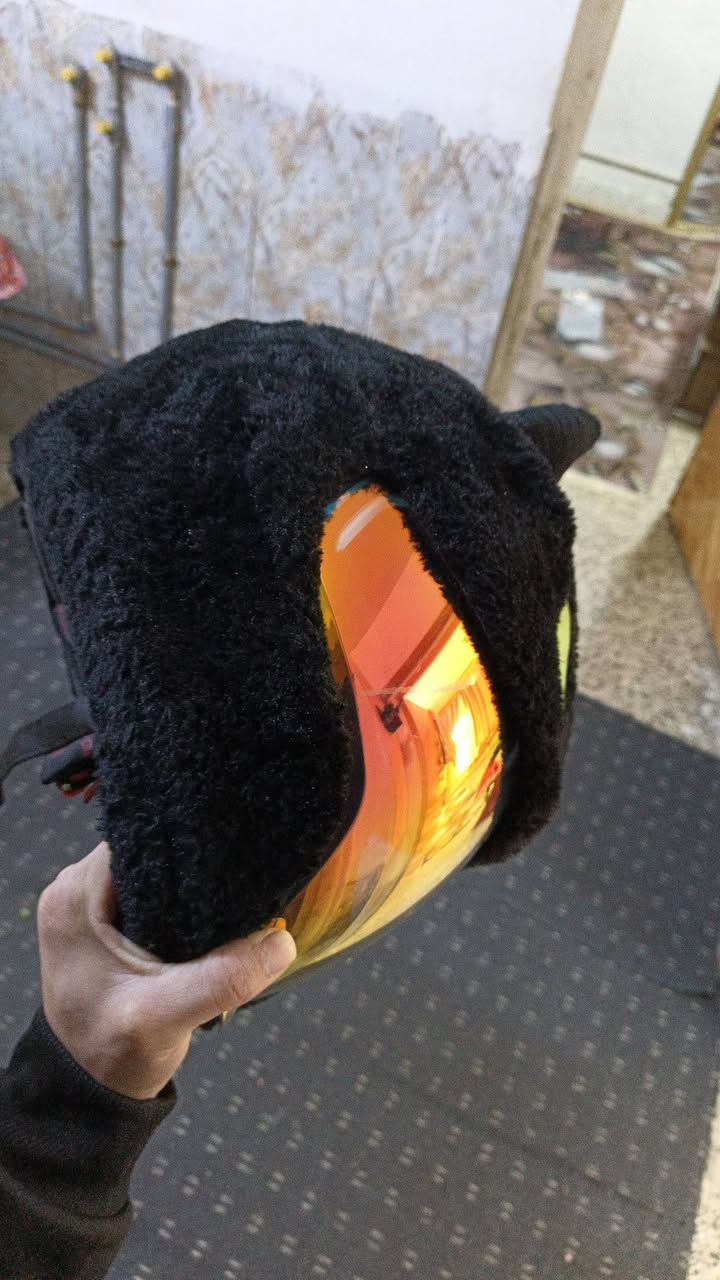 السلام عليكم خوذه سعرها ١٢٥ وبيها مجال قليل اصليه مال بطح ونضيفه حيل
مكان سيدية ***********
