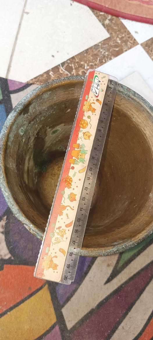 هاون 18 سم ووزنة 4 إلى 4 ونص 
قديم جدا سعر 75 الف بدون مدكة


**إذا كنت صاحب هذا الإعلان وتريد حذفه لأي سبب، رجاءا أرسل رسالة إلى الدعم الفني**