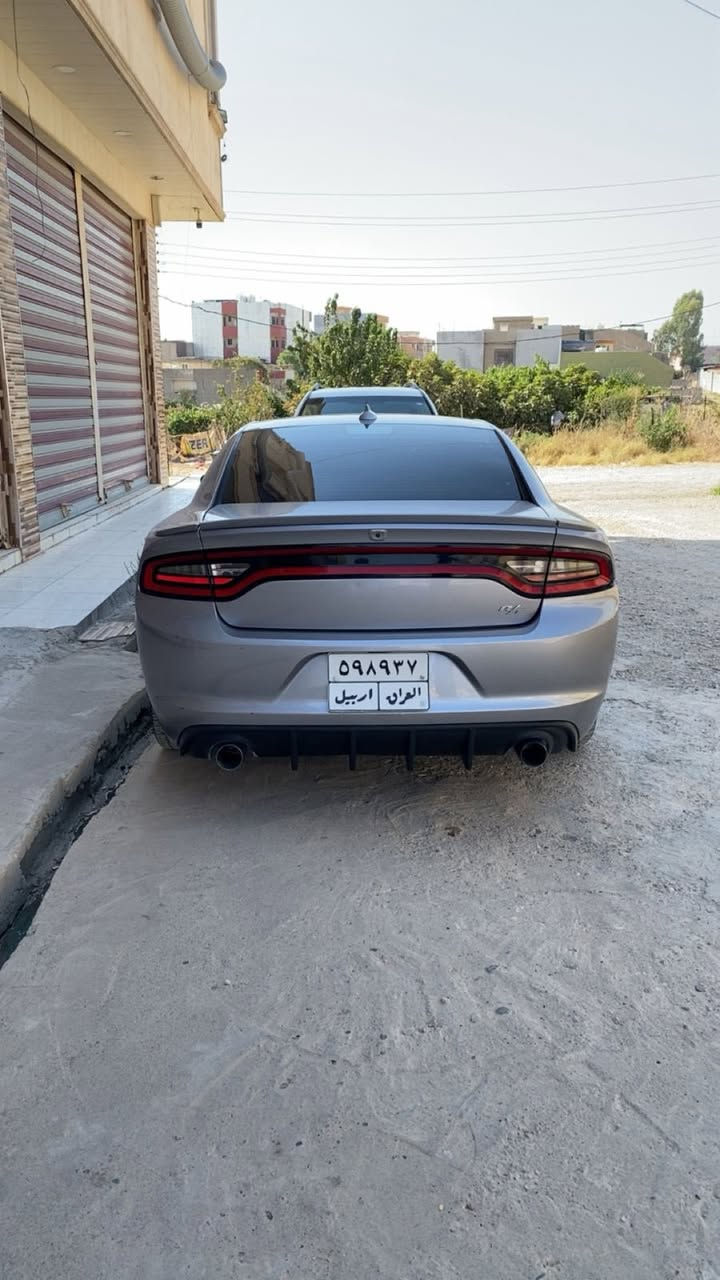 ( 𝐃𝐎𝐃𝐆𝐄 - 𝐂𝐇𝐀𝐑𝐆𝐄𝐑 - ( 𝐑𝐓 )
( RT - V8 - 5.7 ) ( السعرر مناسب )) 

- النوع السيارة : دوج چارجر 
- الموديل السيارة : 2017 
- رقم اربيل تحويل وكالة بشرط 

- المواصفات السيارة RT ( V8 ) 
- بصمة ، بصمة ابواب ( شاشة كبيرة ) 
- و بعد المواصفات RT معروفة 

- الضرر السيارة : 4 قطع و نص ( كلير امريكا )
- بدون دواخل و بدون شواصي و بدون ضرر 

- گير محرك بشرط ( محرك 8 سلندر : 5.7 ) 
- گير بدون اي نواقص محرك بدون اي نواقص
- السيارة ما بيهة مصرف يعني كلشي بشرط
- تخم تايرات جديد ، تخم امامي و خلفي جديد
- السيارة السعر جدا مناسب …..

- مكان السيارة : دهوك
- الهاتف : 0750.847.61.66


**إذا كنت صاحب هذا الإعلان وتريد حذفه لأي سبب، رجاءا أرسل رسالة إلى الدعم الفني**