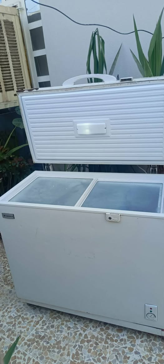 السلام عليكم عيوني مجمده للبيع السعر ١٨٠ مابيها اي عطل كلو غراض الشركه  ولا وديتوها مصلح    بس من يم اليده مشلوع الصبغ موضح بالصوره أما الداخل مابينو كلشي ويجمد  عنواني موصل جانب الايمن


**إذا كنت صاحب هذا الإعلان وتريد حذفه لأي سبب، رجاءا أرسل رسالة إلى الدعم الفني**