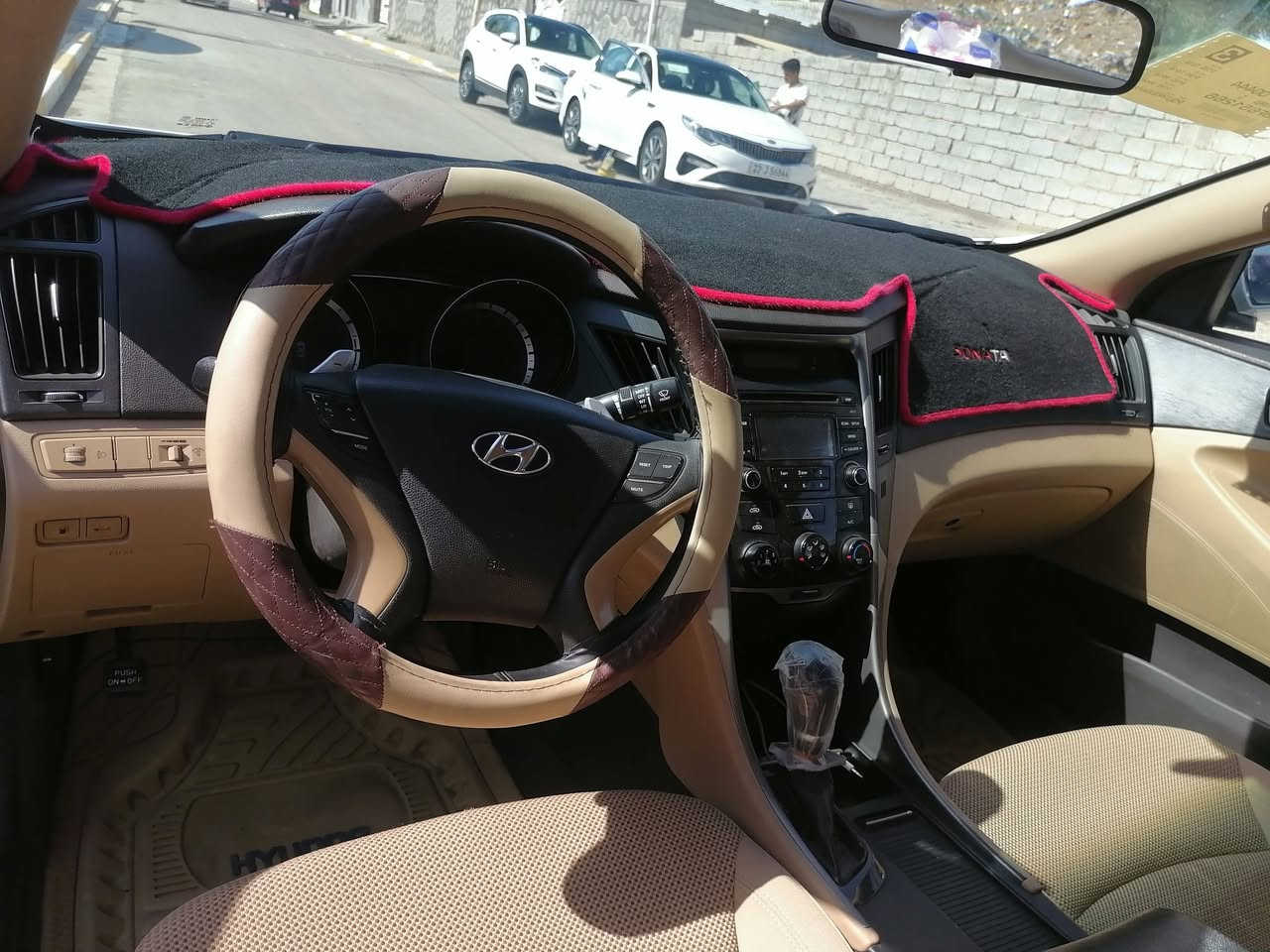 سيارة سوناتا خليجي الدوليه 2013 سياره مكفوله كفاله عامه من ضربه وصبغ والفتح مواصفات السيارة شفتات أستيرن جهتين تحكم أستيرن جهتين كشن كهرباء داخل بيجي محرك ٢٤٠٠ كير سته نمر مكفولات من الفتح تخم تاير قطعتين تبريد تطبيك مري رقم بغداد دولي هزه جديده سياره موجوده في بغداد رقم الهاتف ***********
