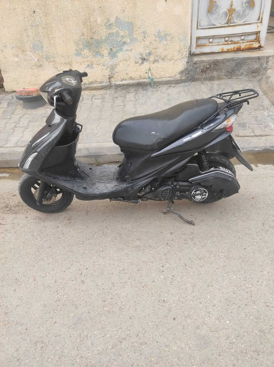 السلام عليكم ادرس للبيع
مفتوحه رايمر نوزل مال حاويه 

دراجة ناعمه كلش اذا مادك 100 وفوك لا تأخذه 

سعر 650
وبيه مجال بسيط ***********
