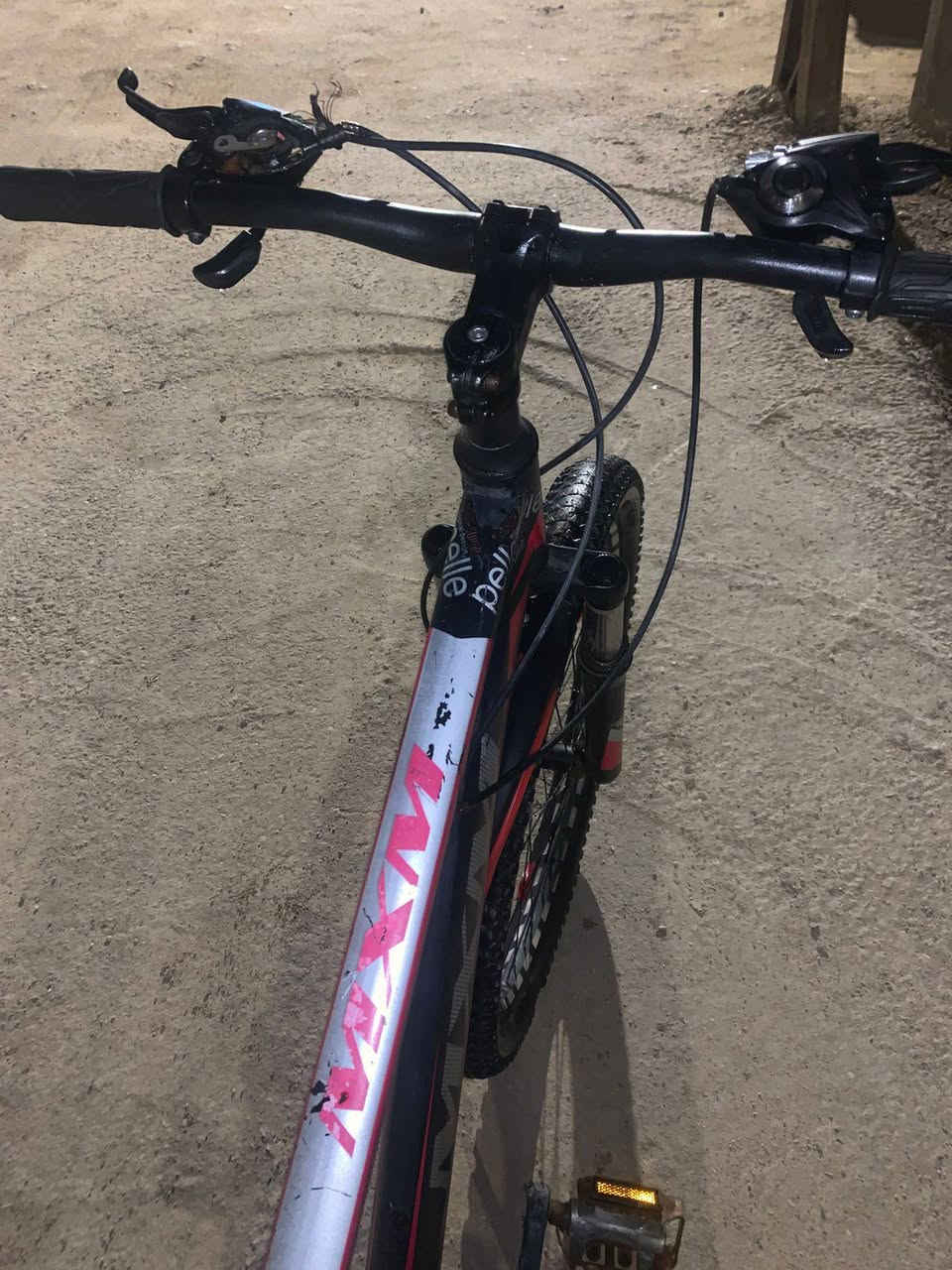 سلام وعليكم بايسكل للبيع سعر 100 الف وبي مجال مكاني البصره الابراضعية رقمي واتساب ***********
