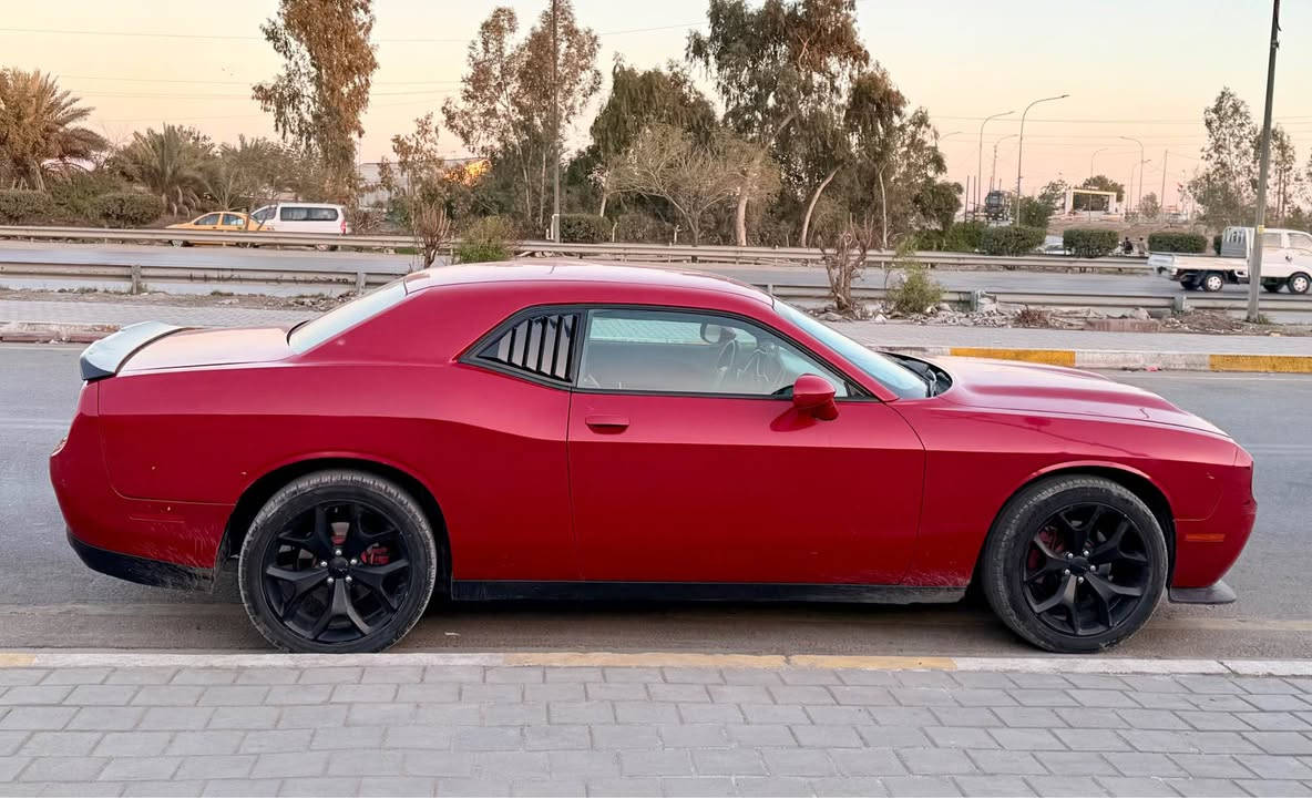 للبيع 
دوج جالنجر 2016
ماشيه 65 
السياره جاهزه بدون اي نقص 
رقمهه بغداد باسمي تحويل ثاني يوم
ضرهه موضح بالصور 
الصبغ البيهه جاملغين وبنيد وجاملغ خلفي 
السعر 157 
مكان السيارة بغداد / سبع ابكار
رقم الهاتف  0771 130 2445‬ بغداد, العراق
