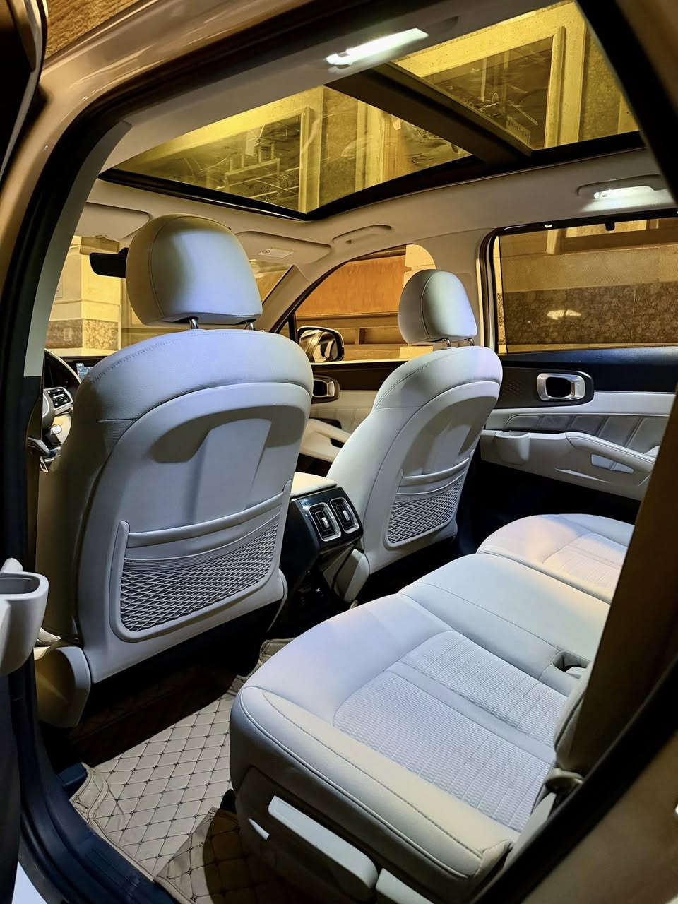 سورنتو خليجي محرك 6 سلندر بانوراما فول مواصفات 2023
:
الرجاء قرائة المنشور اسفل الاعلان قبل الاتصال 
:
السيارة ماشية 45.000 كيلو حقيقي 
بانوراما . كير ماوس . ويل 19 
كشنات كهرباء الامامية السائق والراكب 
صندرق كهرباء .. حساس امامي وخلفي 
والخ ... من المواصفات الباقية  
:
السيارة ب اسمنه رقم اربيل شرط التحويل ما اسوي وكالة
مكفولة من الصبغ بيهة فقط ملاحضات بسيطة ذاكرهة 
بالفيدو مع المنشور .. كير ومكينه بلادي .. بعدهة بتايرات
الشركة يعني مشي حقيق .. مكان السيارة بغداد / شارع فلسطين
:
السعر 29.500 = 295 ورقة 
المهندس علي ***********
