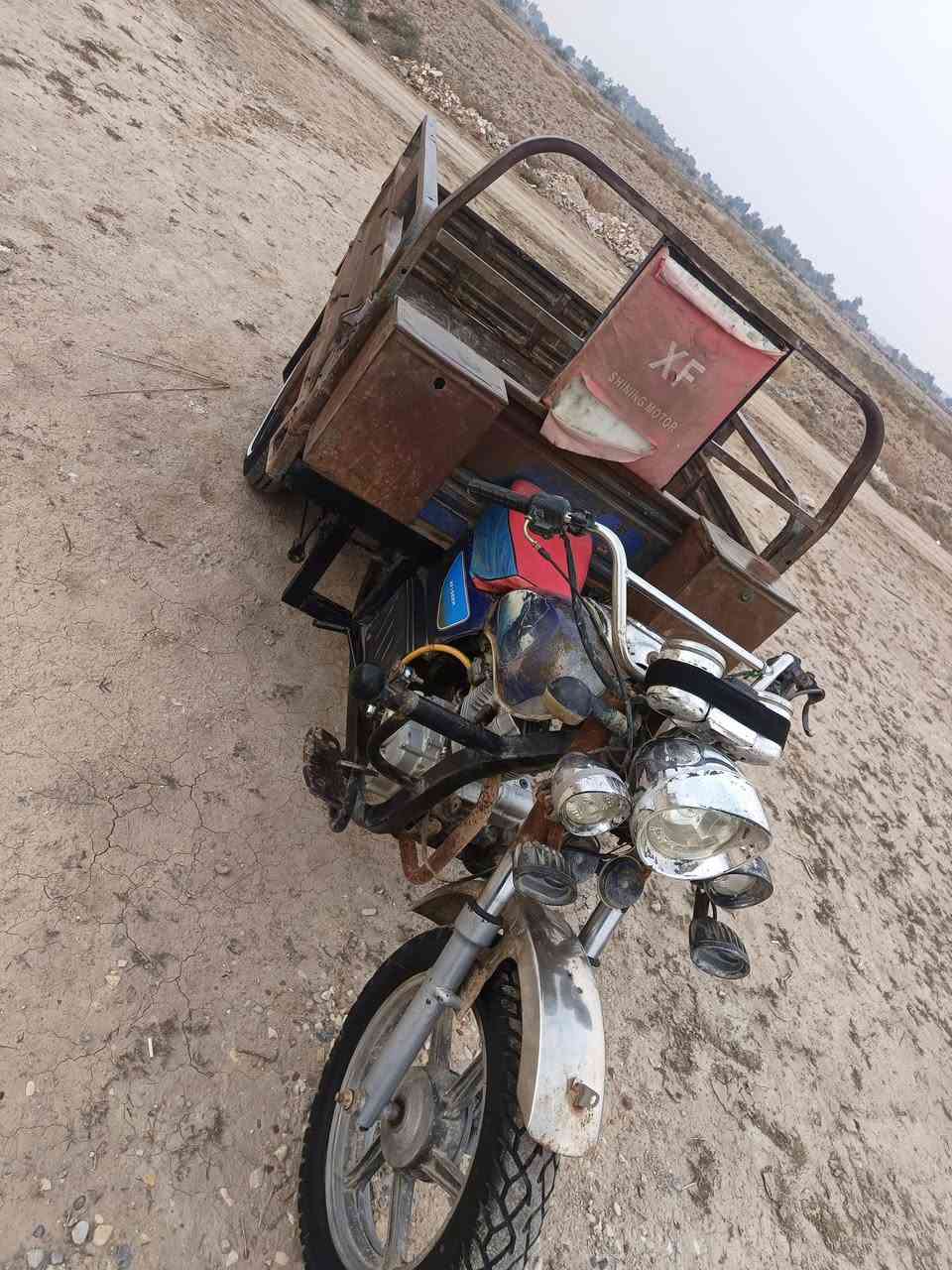 السلام عليكم 
ستوته صقر فحل موديل 14 
رقم ألماني تريد مداور موجود 
مكفولة ماعده بيه خياس بداير 
تخم تاير أبو الخطة 
السعر، واحد 400 وبيه مجال 
مكان الستوته السدير 
الرقم ***********
