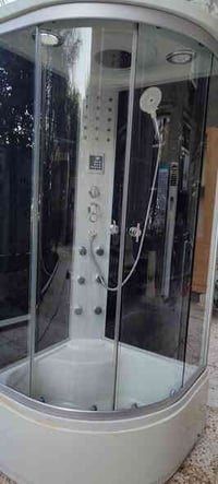 للبيع السلام عليكم اعزائي لديه حمام سوية زجاجي مغلق  مستعمل جدا قليل ن...