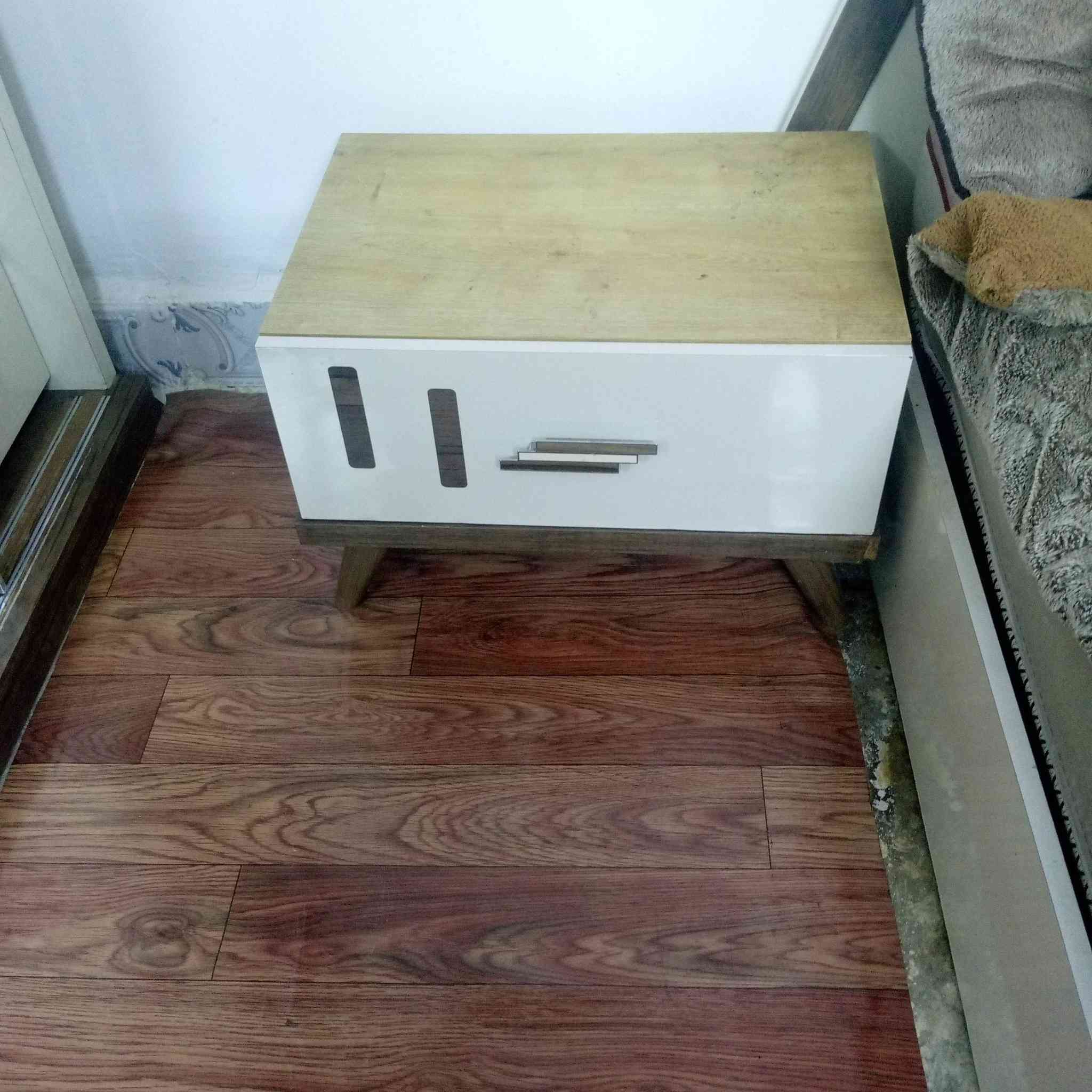 السلام عليكم 
غرفة تركية للبيع نضيفة مستخدمة شي قليل مابيهة اي أضرار بس شوية سچة الكنتور بيهة ضرر بسيط 
وبسعر جدا مناسب للاستفسار مراسلة الصفحة دايركت


**إذا كنت صاحب هذا الإعلان وتريد حذفه لأي سبب، رجاءا أرسل رسالة إلى الدعم الفني**