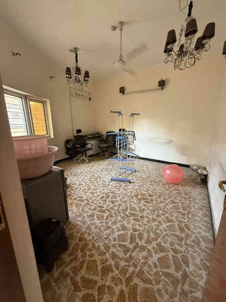 للبيـع 🏠 الكـرادة

عنوان العقار 📍 الكرادة خلف سبع قصور شارع فرايد چكن

🔶 المساحة 195 مـتـر

🔶 واجهة  10 مـتـر

🔶 سنة البناء 2013 

يحتوي على ثلاث طوابق وحدات سكنية بدرج خارجي

الطابق الارضي - صالة وهول ومطبخ وغرفة نوم وصحيات

الطابق الاول - صالة ومطبخ وثلاث غرف نوم وصحيات

الطابق الثاني - صالة ومطبخ وغرفتين نوم وصحيات

ــــــــــــــــــــــــــــــــــــــــــــــــــــــــــ
‎‏‎((شركة دار السلطان للعقار حيثٌ تَلتَقي الرُوٌية ,بلتَمَيٌز ))

❗️❗️ نسـتـقـبل العروض البيع الشراء والايجار ❗️❗️

بيع - شراء - ايجار - ادارة امـلاك - مقاولات عامة

‎‏‎📊كل ماعليك الاتصال أو المراسلة على الصفحة *ʲᵒⁱⁿ ᵘˢ*

 حسن زوانة *********** - ***********

‎‏‎الفرع الاول /عرصات الهندية مجاور فندق بلوم 

‎‏‎ الفرع الثاني /الـسـيـديــة الضباط مقابل افران الرباط

‎‏‎‏‎زبائننا الكرام بِكُم نَرتقي ونَتشرف بزيارتِكم ونَفتخر بخِدمتِكم ❤
