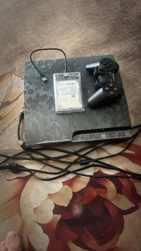 متوفر بلي3 سلم مع هارد خارجي مهكر سعره 140 وبيه مجال وجهاز بيه نضام مك...