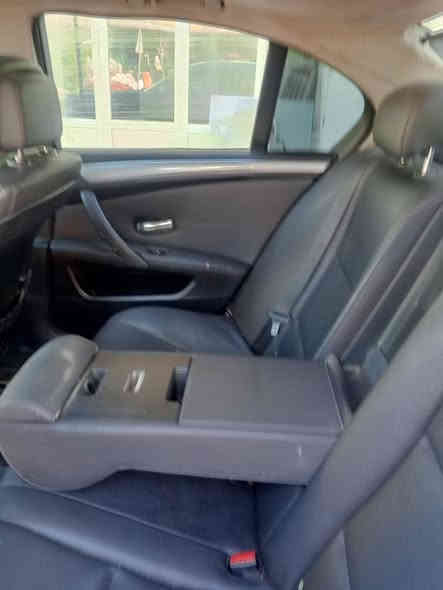 بیئێم چاوبرۆ مۆدێل 2009  مەکینە 528 تۆماتیک فول فول مواسەفات بەناو خۆمە 14 ورەقە غرامە  دەگەرێتەوە سێپارچەی پێشی بۆیاغە سعر 79 ورەقە  
***********
