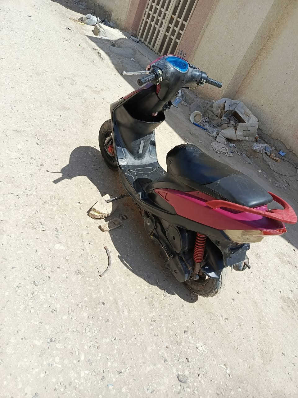 السلام عليكم ماكس عدله ياباني للبيع شغاله سلف هندر كله كامله مكمله كله شغاله من الكول للول مكينه كهربائيات مكينه ناعمه مينسمع صوته وشرط شلعه ومعدل لادخان ولاتنقيص ولا نضوح تايرات جدد بريكات ماعايزه برغي 
السعر 450 وبيه مجال مكاني حله نادر الاولى 
الرقم ***********
