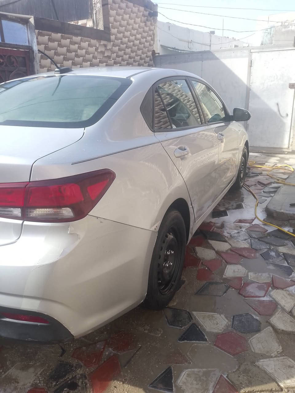 كيا ريو موديل 20 معوقين باقي سنه وشهر صير حره وارد امريكي رقم قادسيه ضربة بصيطه من جهت الجاملغ الايسر وبيه بارد بصيط جداً وكاله من المالك حصرآ التفاصيل الرقم *********** بيع مستعجل السعر 95
