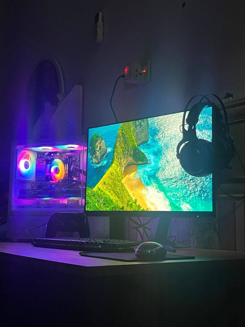 سلام عليكم
بي سي مستعمل للبيع (بيع الكيس كامل مو قطع مفرد) 
مواصفات:
Rx6700 xt 
If12400f
H610
Ram hyper x 2 *8
Case antec white
السعر : 930 بي مجال
م/ القطع الي بالصورة ليست للبيع، فقط الكيس
للتواصل واتساب رسائل فقط *********** او ماسنجر عالخاص
