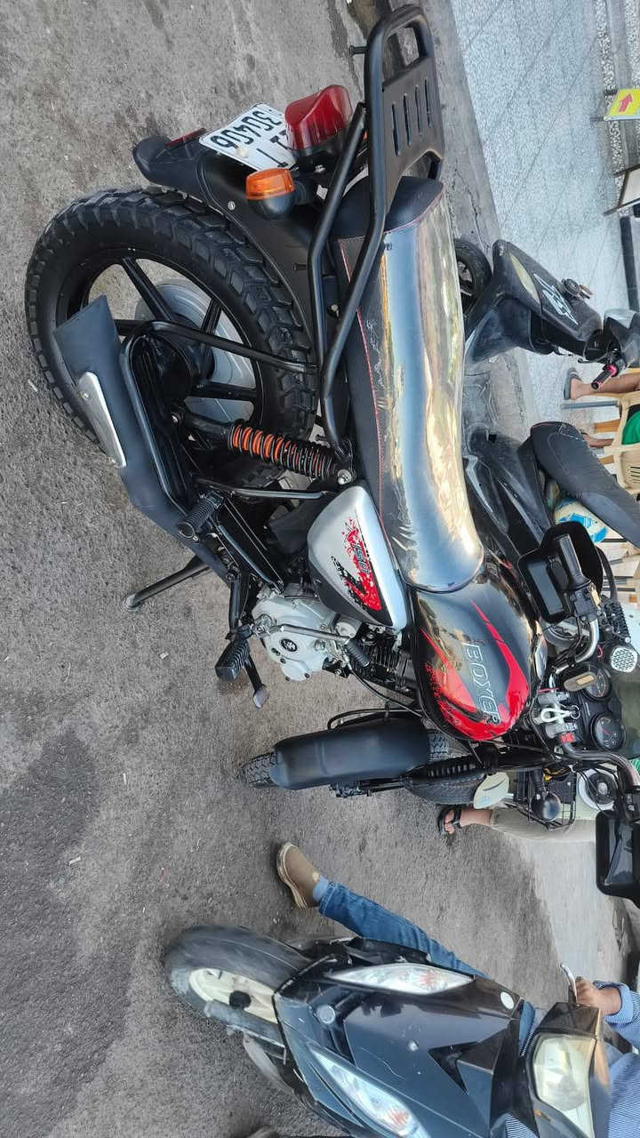 اخوان مكلف بل نشر 
بوكسر موديل 23نضافه فول رقم وسنويه سعر مليونين و700
مكاني بغداد الشعله ‏‪***********‬‏ تصال وتساب
