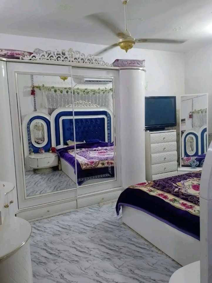 بيع مستعجل بيت للبيع مساحته ٢٠٠
طابقين بناء حديث وخارطها  حديثه 
مكانه نهايت شارع الأعياده  اول شارع بحي الكرامه 
يحتوي جوه غرفتين وصاله ودوانيه وحمامات داخلي وخارجي و مطبخ وطابق ثاني صاله غرفتين ومطبخ وحمامات
السعر  175 مليون

الاتصال او المراسله *********** 
تريدلك قطعه تابع العروض على الروابط التاليه
واتساب 
https://chat.whatsapp.com/EzOcGt6s1SXDVLOBiIC6KQ?mode=gi_t
