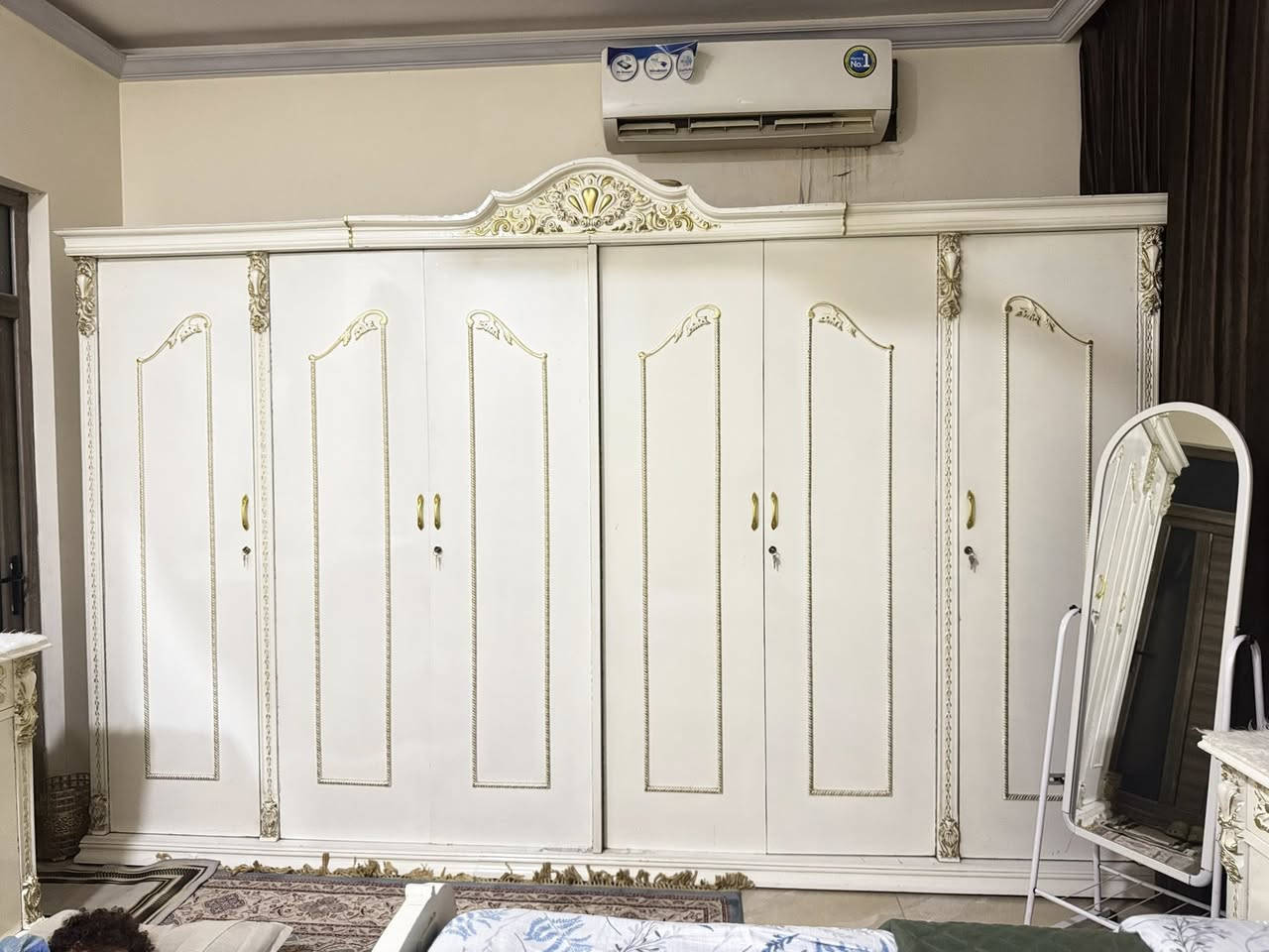 غرفة نوم خشب صاج عراقي لون ابيض منقوشة ذهبي ضخمة الحجم كلفت 5 ملاين ابيعها 3 ملاين وبيها مجال ما بيها أضرار قوية الموقع بغداد


**إذا كنت صاحب هذا الإعلان وتريد حذفه لأي سبب، رجاءا أرسل رسالة إلى الدعم الفني**