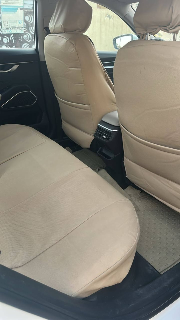 السلام عليكم أم گرند موديل 23رقم ذي قار انگليزي معوقين لسنة 30سياره جاهزه تخم تايرات حداديه مكينه كير كله نضيف 3وضعيات قياده تبريد قطعتين بيها رشات صبغ بسيطه السعر 93وبيهه مجال بسيط مكان السياره ناصريه قرب جامعة ذي قار ***********
