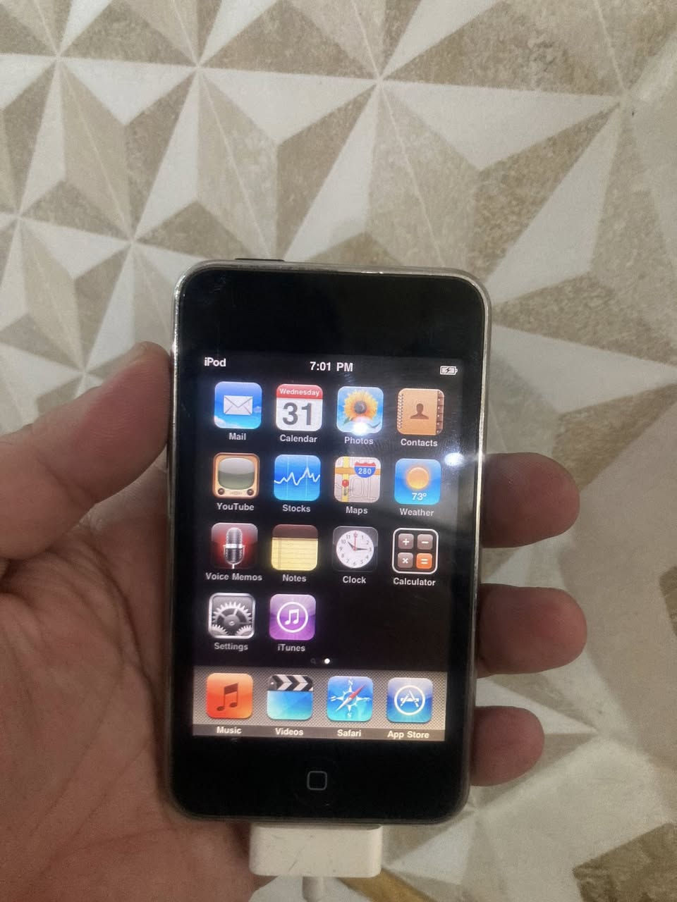 iPod
جيل الاول والثاني فقط 
بيهن نظيف بيهن شاشات مفطره بيهن يشتغلن عالكهرباء بس بيهن طافي نظيف 
جمله مفرد البيع 
للحجز واتساب ***********
يوجد توصيل 
العدد 800 قطعه
