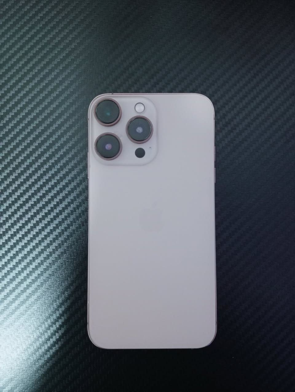 السلام عليكم
ايفون xr محور 16 برو 
الجهاز غير مفتوح فقط مستبدل شاصي حتى يكون بهالشكل
ذاكرة 64
نظافة 10/10 بدون خدوش
فقط بصمة الوجه لاتعمل
السعر 160 الف الواتساب للتواصل:
***********
