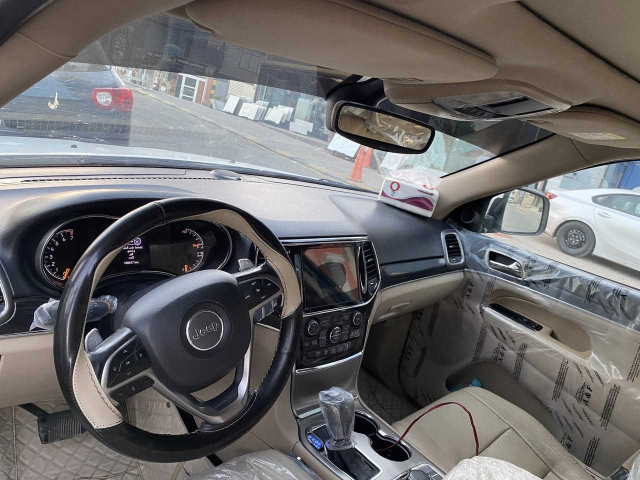 جيب شيروكي مديل 2019 خليجي فول مواصفات لمتدد سيارة كفالة مع عدة ملاحظة بسيطة 

السعر 265 وبيه مجال جداً بسيط 
***********
