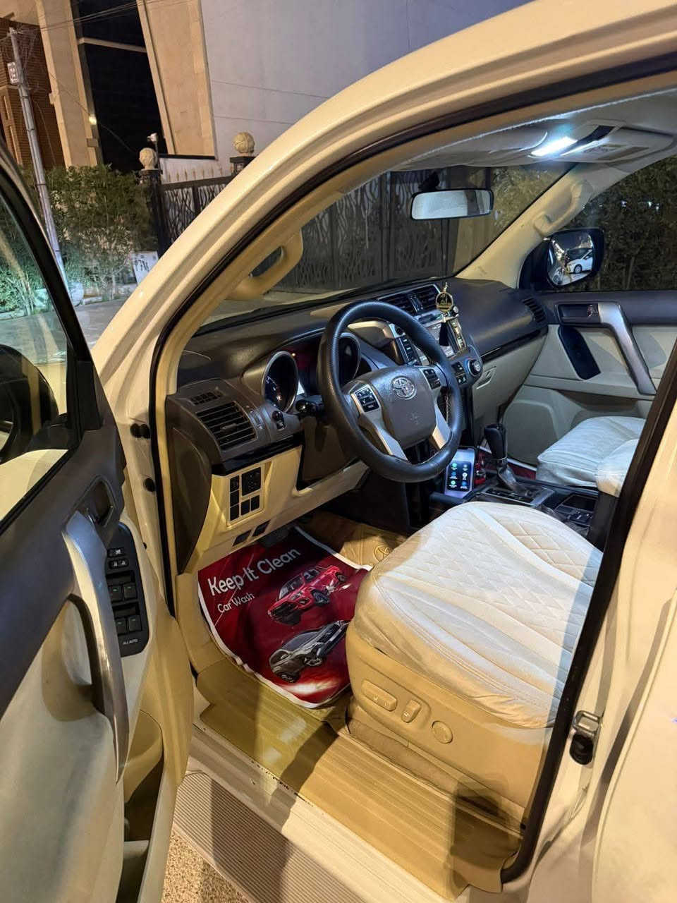 السلام عليكم
برادو 2014. TxL
بصمه تشغيل
مكينه 6 سلندر 
3 قطع تبريد
تخم تاير جديد
موصفات 
حساس خلفي 
كمره 
ثلاجه 
مري شفط ويل كب 
ماشيه 135 الف 
صدر جديد
رقم شمالي باسمي تحويل مباشرة 
السعر 305 ورقه وبيها مجال 
اي استفسار 
*********** حكم 
مكان بغداد دوره
