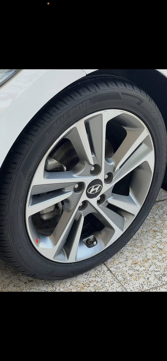 النترا 2017 خليجي (وارد ايراني) 
فول مواصفات للاخير 1/1 (Vip) 
مكفوله من الصبغ والتبديل والحادث كفالة عامه 
مكينه 2000 دوش المرغوب بوضع الشركة مكفول
السياره جديده بوضع الشركة وجاهزه بدون اي نقص 
رقم بغداد مشروع وطني تحويل مباشر 
. 
السعر         171.   . 
. 
السعر . 
💥ماشيه 94.   ***********
