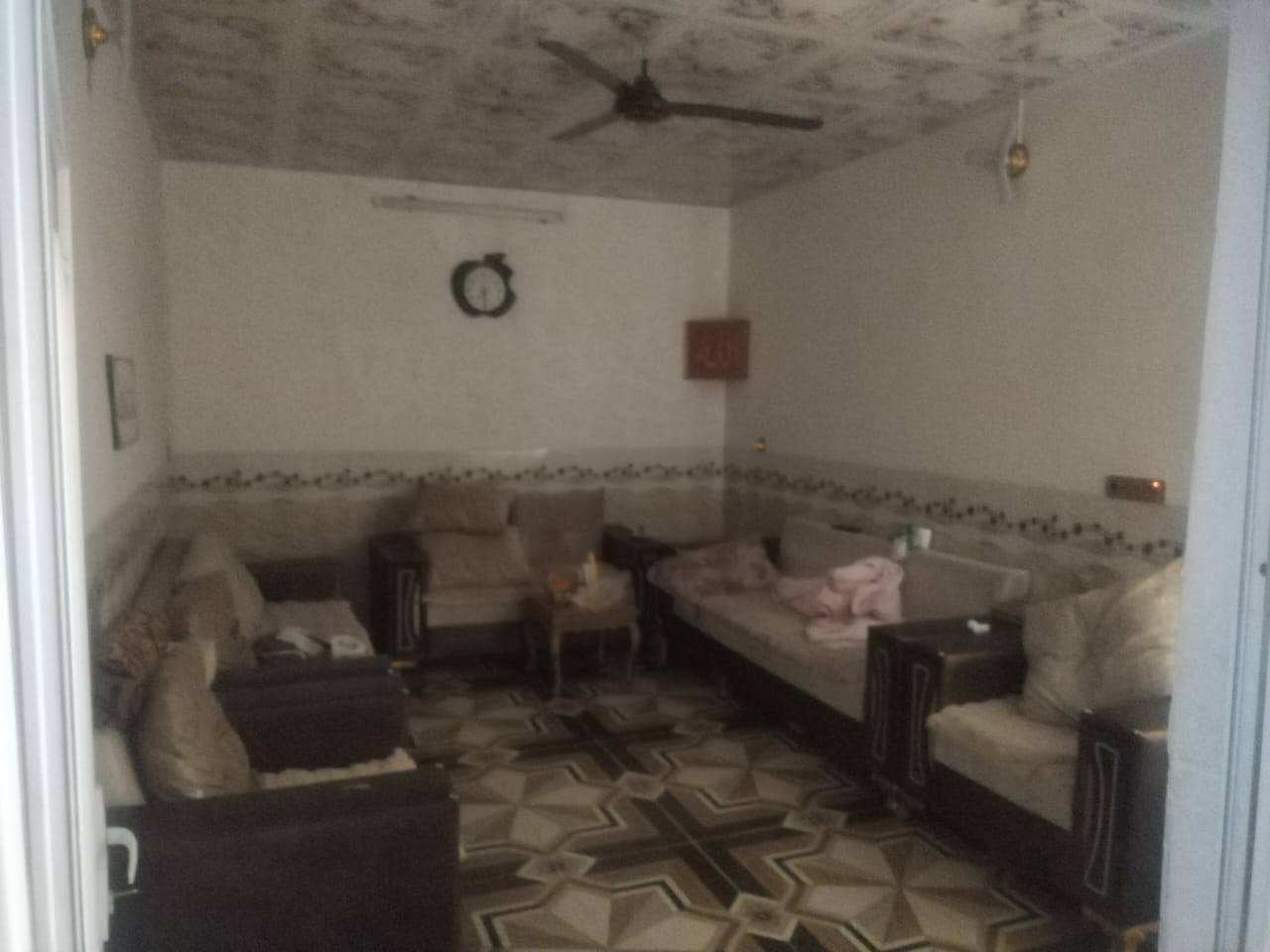 دار رقم للبيع 100/م/مربع الموقع القادسيه الاولى قرب سولاف  شراي اتصل ***********
