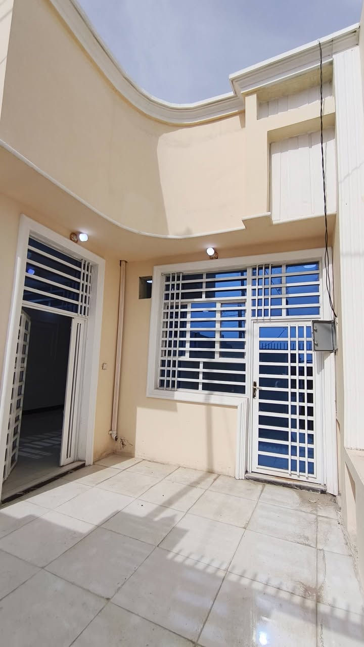 يعلن مكتب  اليرموك  للعقار ⚜️ الدار المســــاحة150متر مربعه
. طابو   زراعي وقرار محكمة 🪐
⚜️ العنــــوان ⚜️  النجف //  
         🔆  الــتـــفـــــاصـيــــل  
الـبـنـاء  درجة اوله البيت مامسكون 
(( طـــابق الاول)) يحــتوي علا غرف، 2 وصاله + ومطبخ مفصول+ وستقبال  وصحيات داخل وخارج. 

🔱الــســعـــر  //57مليون. 🥰

             ملاحظة (((توجد كافت المساحات والقطع  )
⚜️        
((للاستفســار مراجعـة المكتب  #_للعقــار_والمقــاولات
العنــوان مكتب اليرموك  العقار مقابل قرية: الغدير اعمـود 282 #مكتب_اليرموك  العقار_

*********** او الاتصال على الارقام.🟡🟡📞📞📞
   🔆📞تطبيق وتساب موجود
او مرسله  😊
