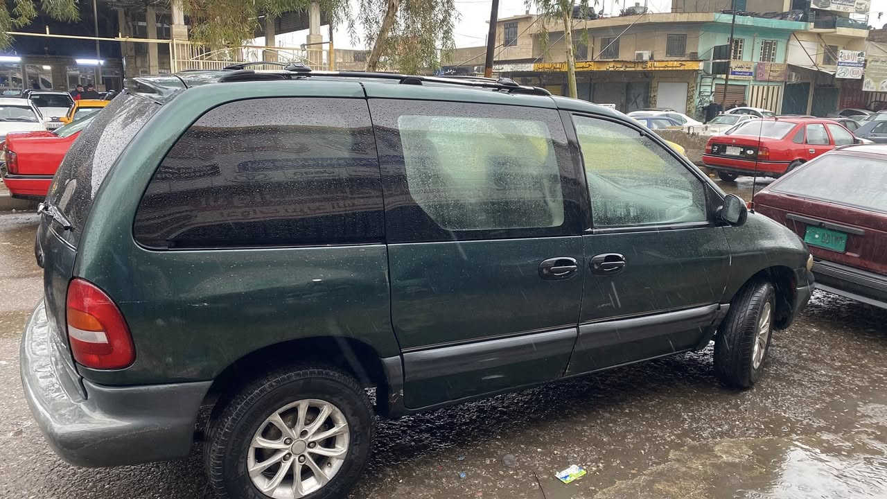 دوج كرفان موديل 96  سنوية 29 كير شرط مكينه نظيفة 3000 السعر 40         ***********
