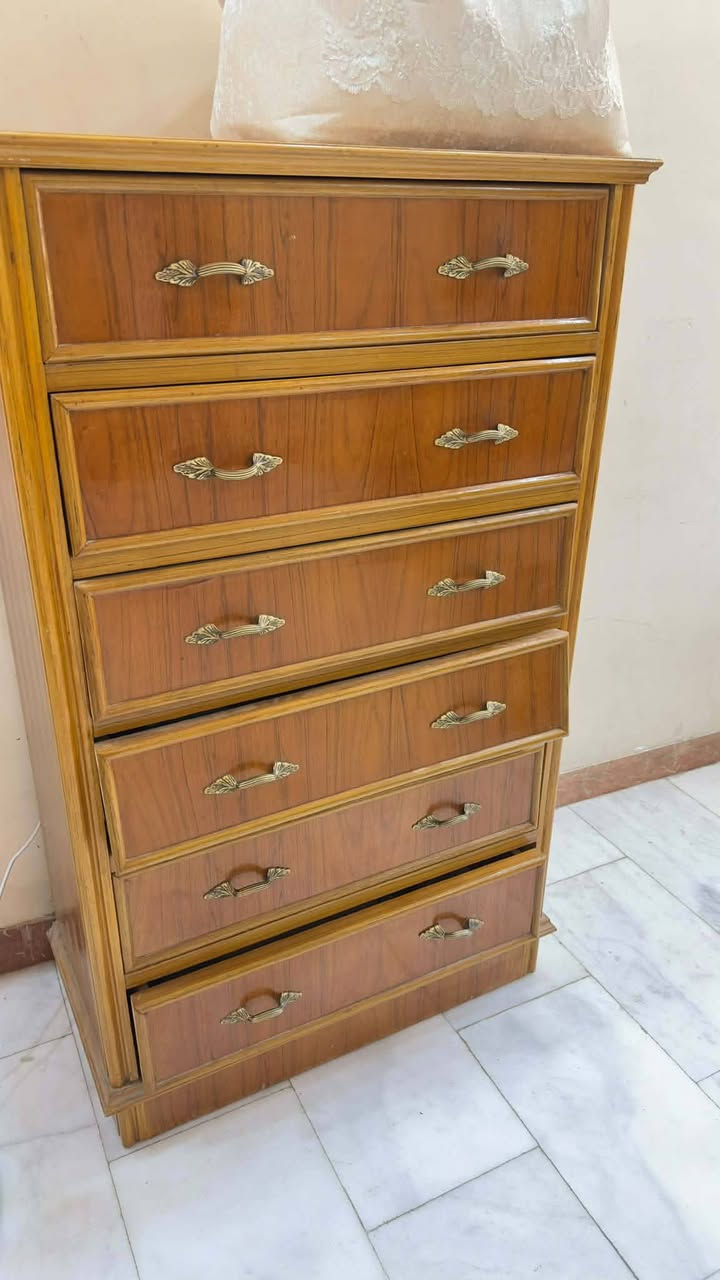 للبيع غرفه جديده اي ضرر مابيها مكاني كربلاء اريدها مليون 800 وبيها مجال
للتوظيح السرير حديد وحد عن غرفه النوم


**إذا كنت صاحب هذا الإعلان وتريد حذفه لأي سبب، رجاءا أرسل رسالة إلى الدعم الفني**